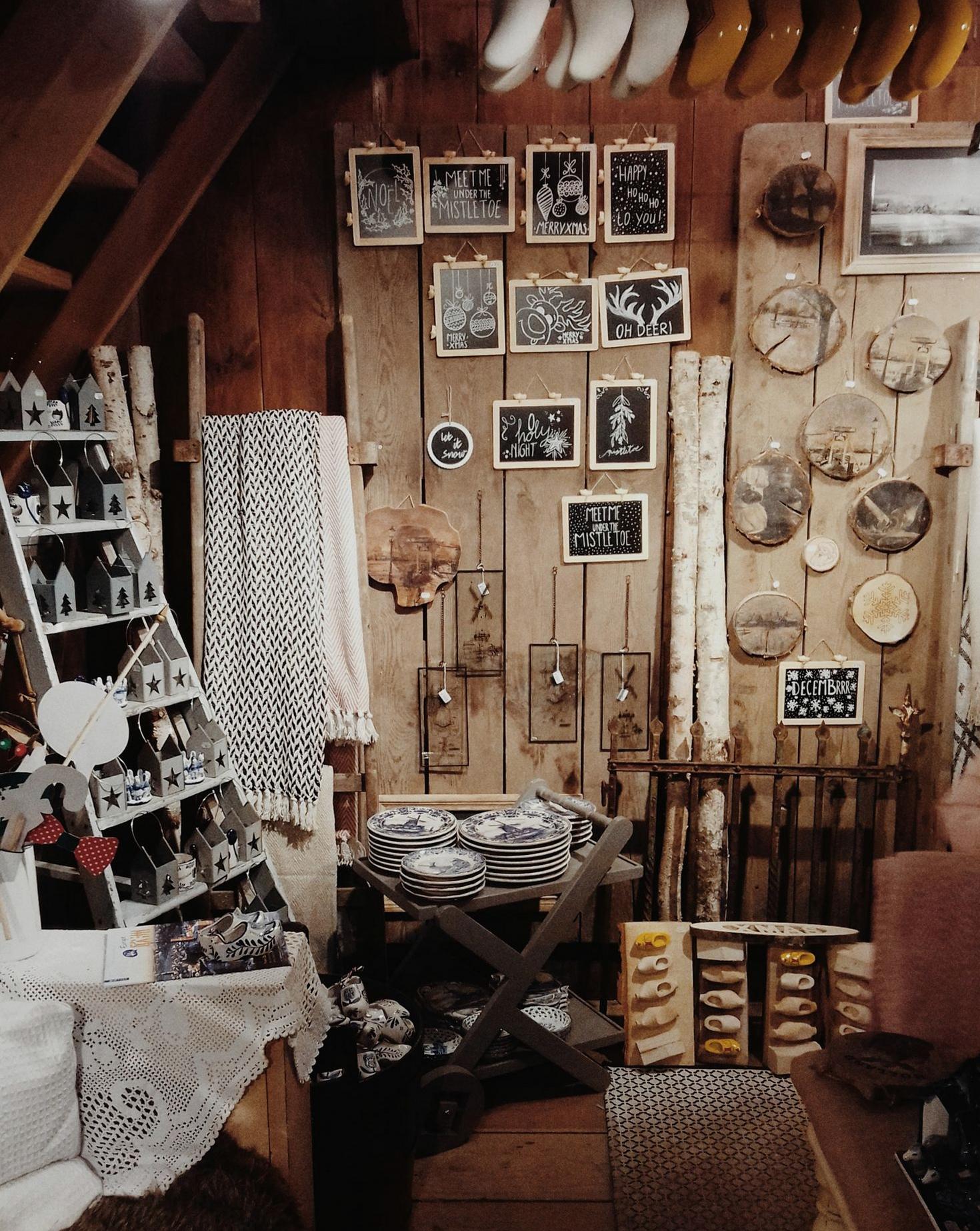 Gezellige cadeauwinkel interieur